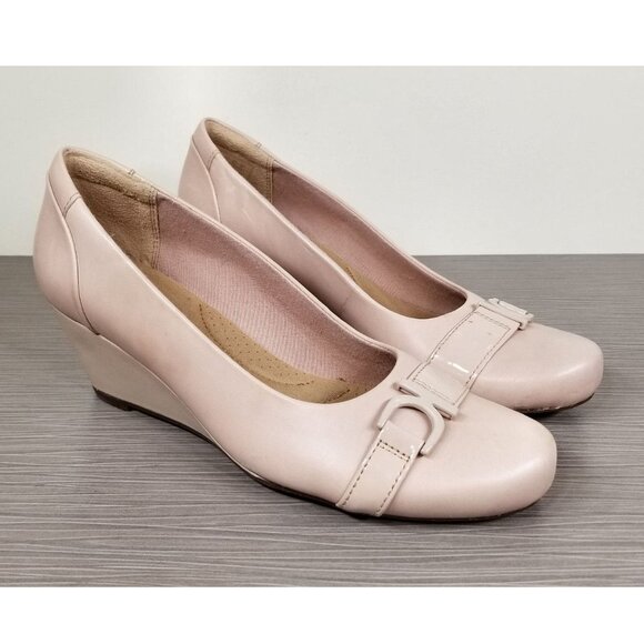 Clarks Flores Poppy Wedge Pump, Light Peach Leather, Womens Size 7.5 & 9 M - Picture 3 of 9